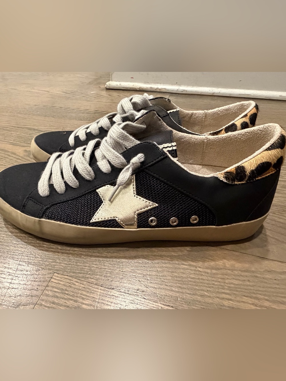 Women's Black Star Accent Casual Sneakers with Leopard Trim